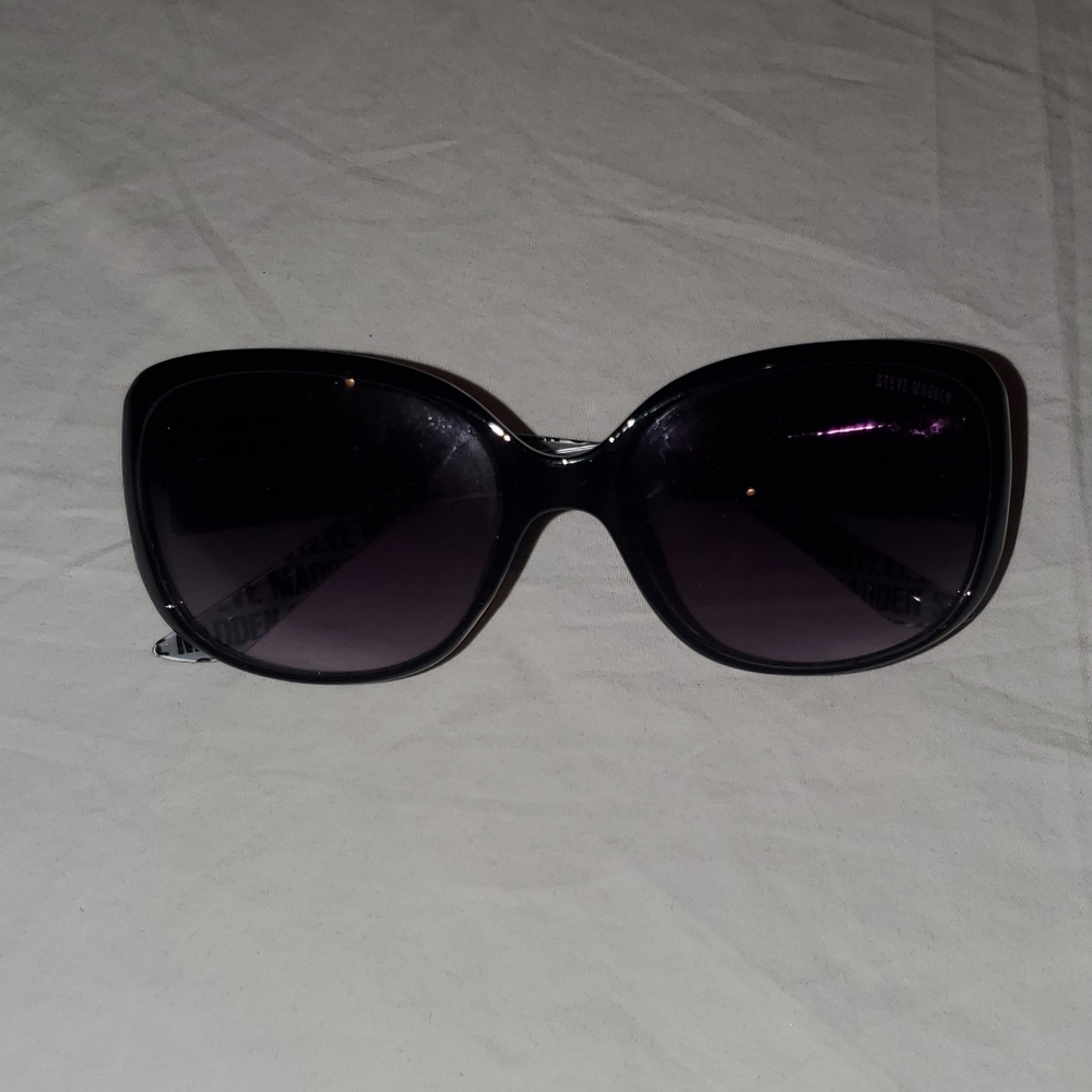Steve Madden Sunglasses Black Frame